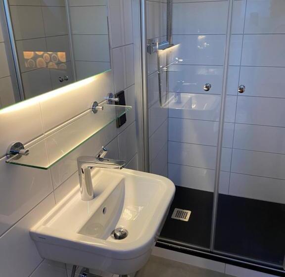 اتاق استاندارد با چشمانداز کوهستان, Kleines Berghaus