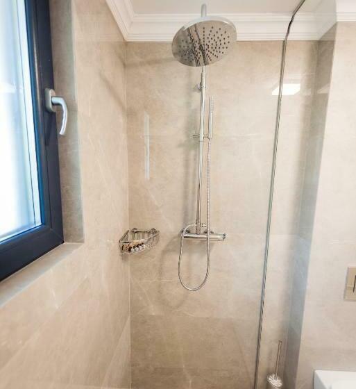 דירת חדר, Vila 6 Neptun Olimp