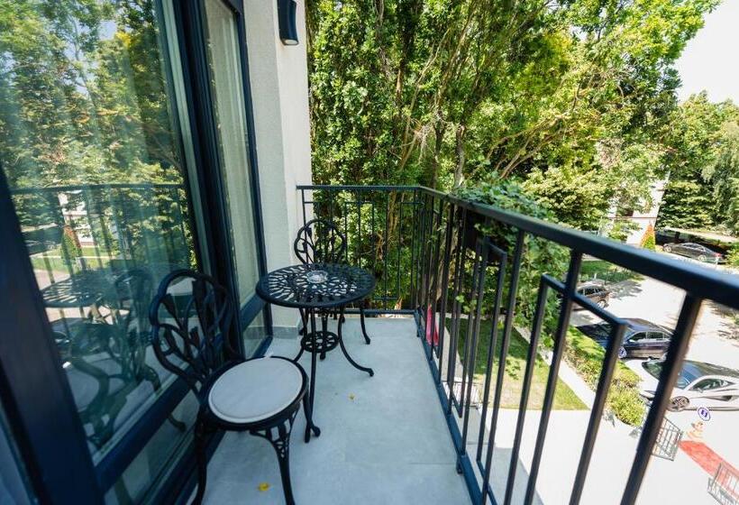 جناح جونيور ديلوكس, Vila 6 Neptun Olimp