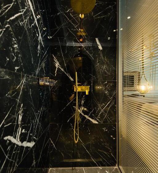 جناح جونيور ديلوكس, Vila 6 Neptun Olimp