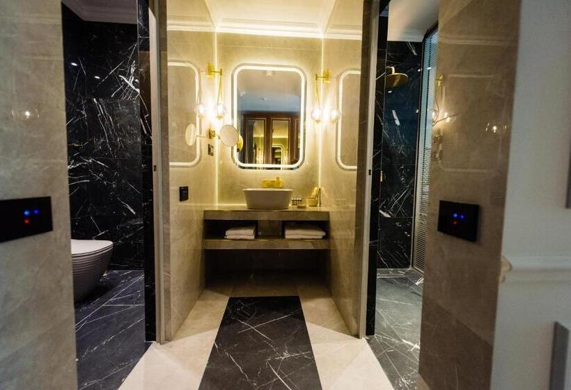 جناح جونيور ديلوكس, Vila 6 Neptun Olimp