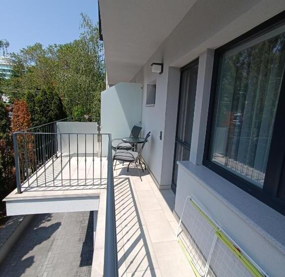 Camera Standard con Balcone, Wegzen