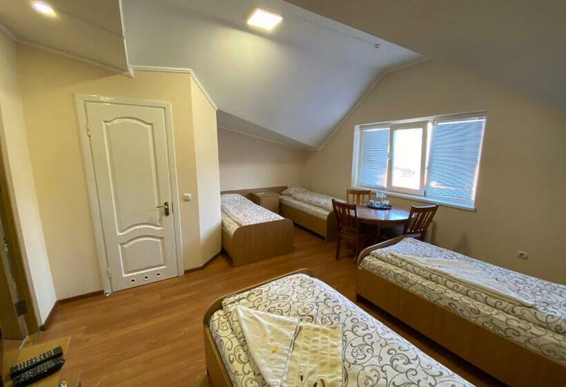 اتاق استاندارد چهار تخته, ковчег