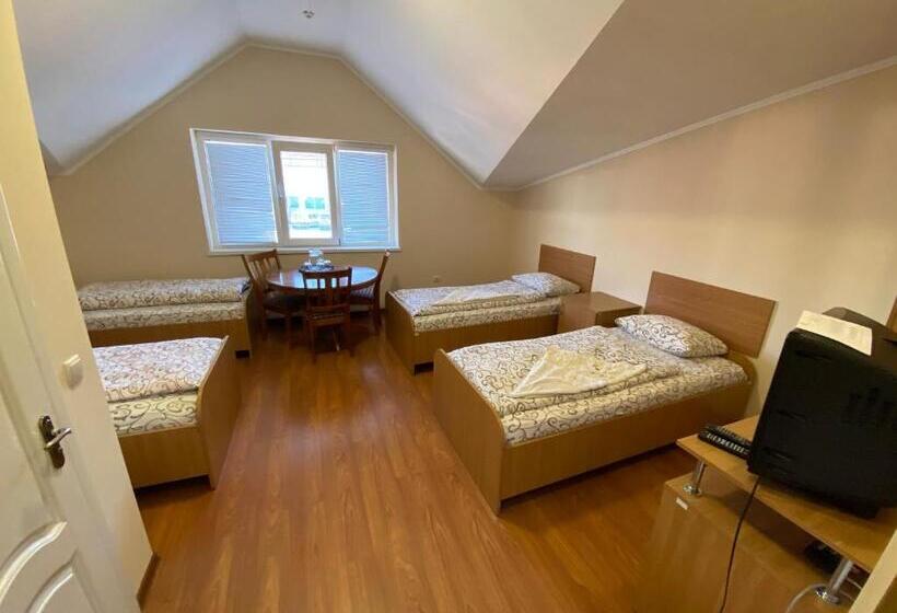 اتاق استاندارد چهار تخته, ковчег