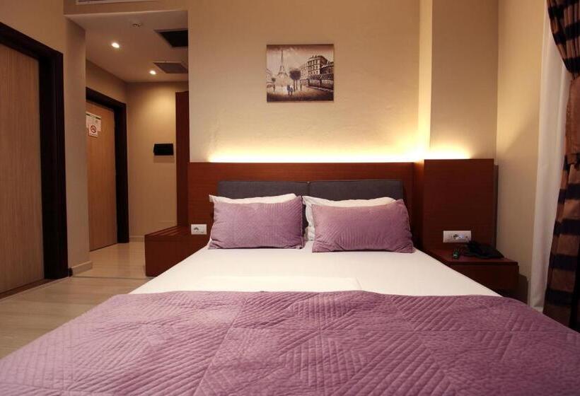 غرفة قياسية مطلة على المدينة, 6 Milje