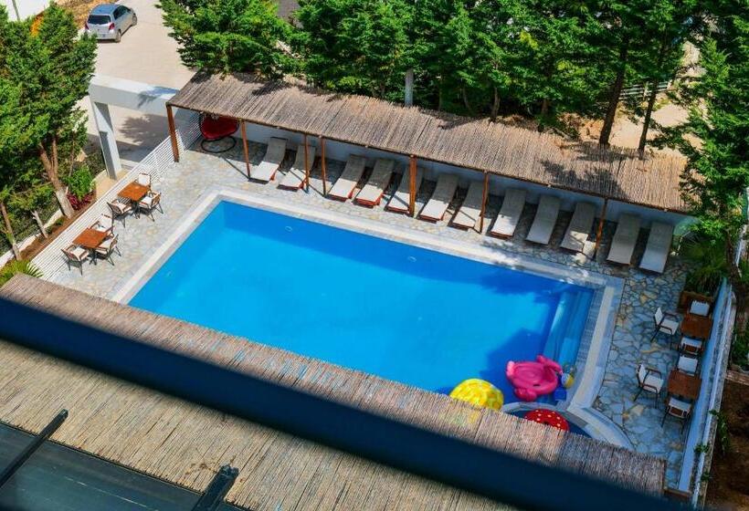 غرفة قياسية مطلة على المدينة, 6 Milje