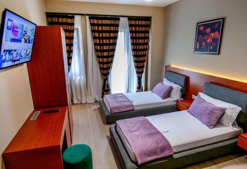 غرفة قياسية ثلاثية, 6 Milje