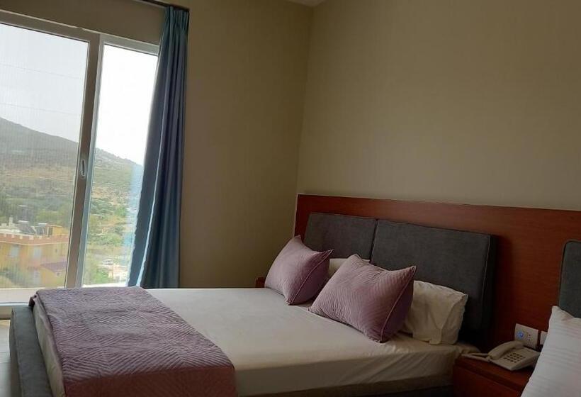 غرفة قياسية ثلاثية, 6 Milje