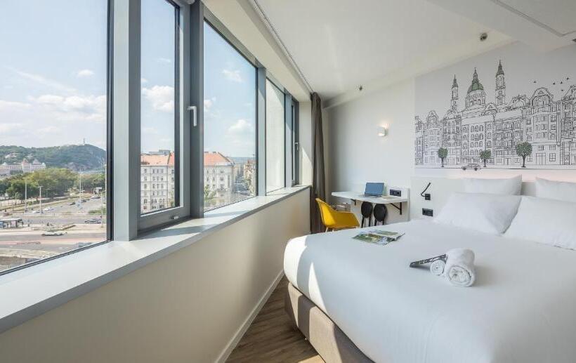 디럭스 4인 룸, B&b Hotel Budapest City