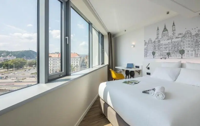 デラックスの４人部屋, B&b Hotel Budapest City