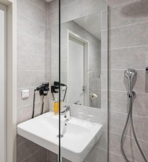 4인용 스탠다드 룸, B&b Hotel Budapest City