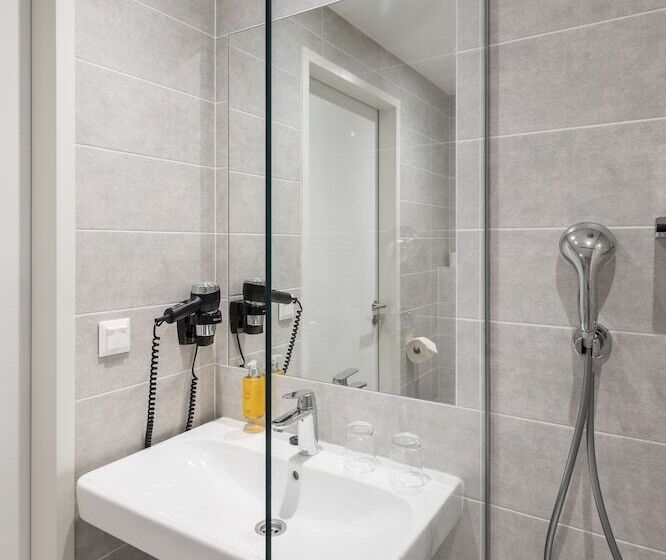 Четырехместный Номер Стандарт, B&b Hotel Budapest City