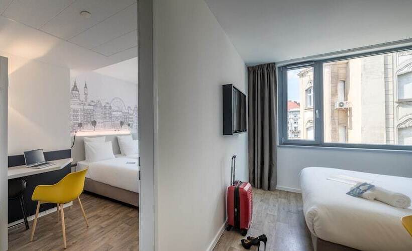 디럭스 4인 룸, B&b Hotel Budapest City