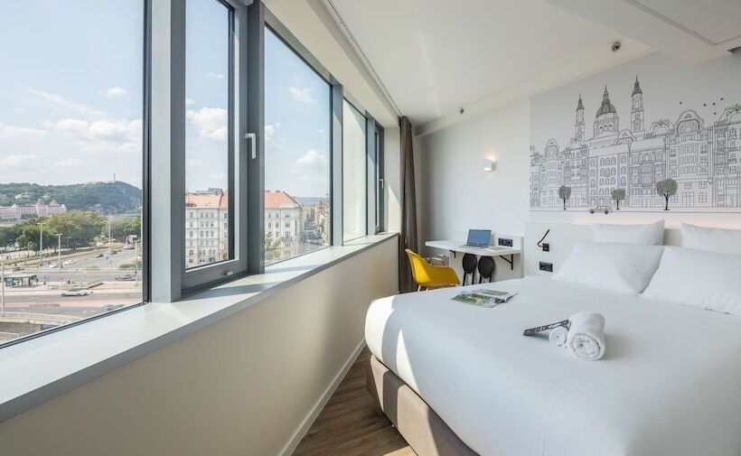 Четырехместный Номер Deluxe, B&b Hotel Budapest City