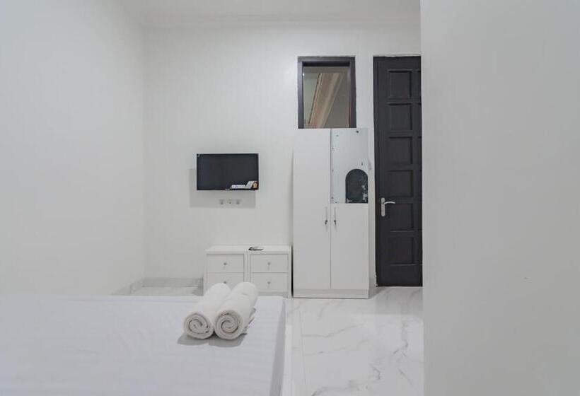 스탠다드 룸, Family Homestay Syariah Cirebon Mitra Reddoorz