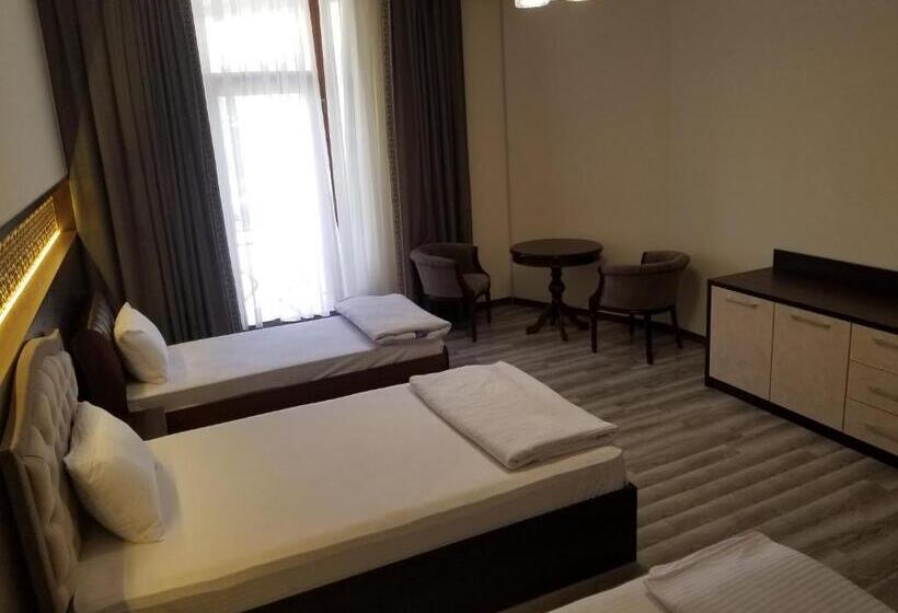 חדר סטנדרט לשלושה, Grand Ark Bukhara