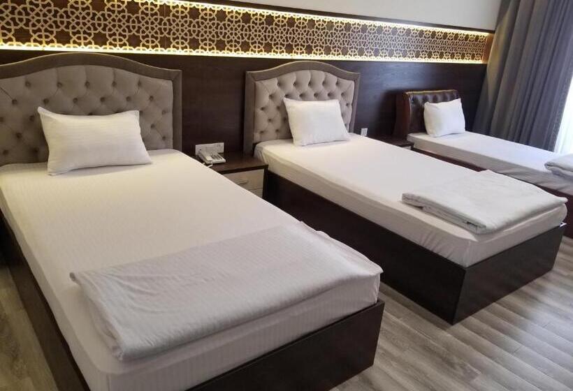 חדר סטנדרט לשלושה, Grand Ark Bukhara