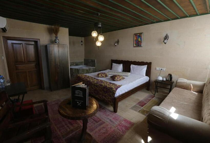 جناح جونيور, Heritage Cave Inn