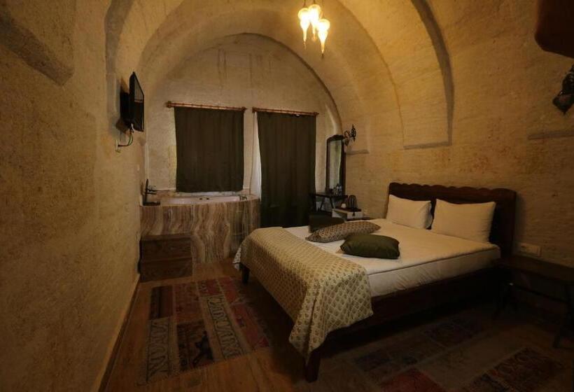 جناح جونيور, Heritage Cave Inn