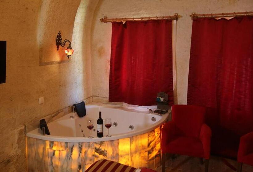 جناح جونيور, Heritage Cave Inn