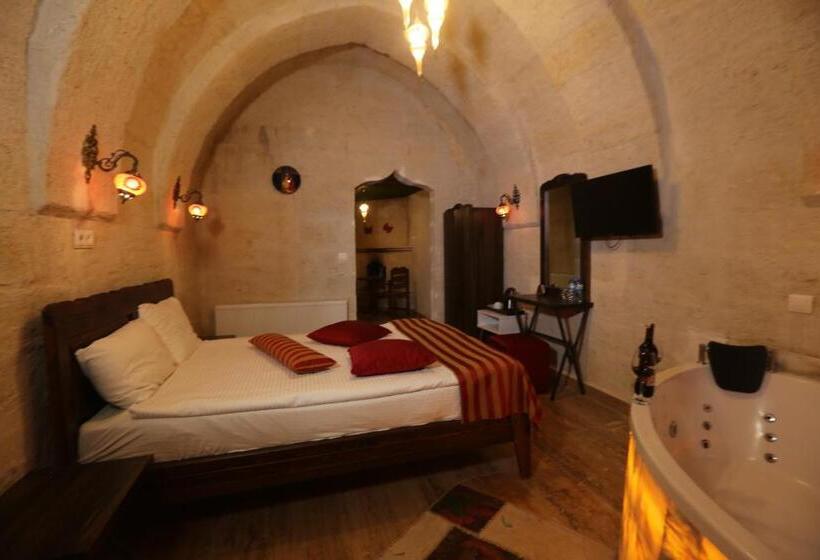 جناح جونيور, Heritage Cave Inn