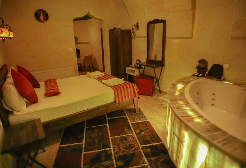 جناح جونيور, Heritage Cave Inn