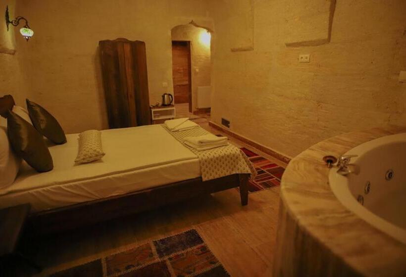 جناح جونيور, Heritage Cave Inn