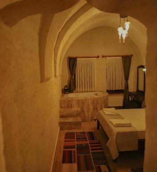 جناح جونيور, Heritage Cave Inn