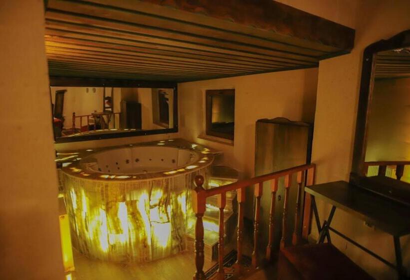 جناح سرير كينج, Heritage Cave Inn