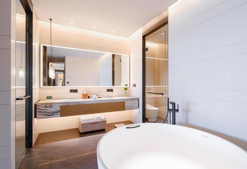 Suite with lake view, Mumian Chengdu Dongan Lake