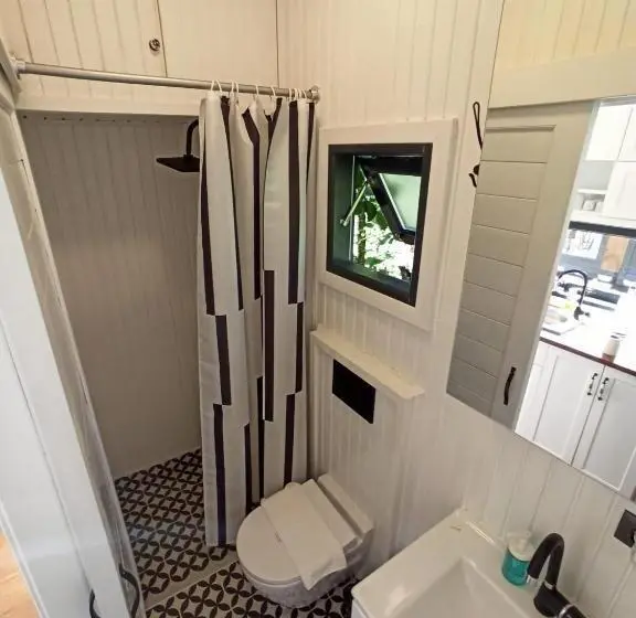 اتاق لوکس چهار تخته, Vagona Tiny House