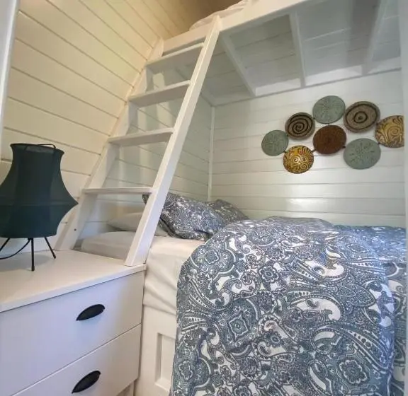 اتاق لوکس چهار تخته, Vagona Tiny House