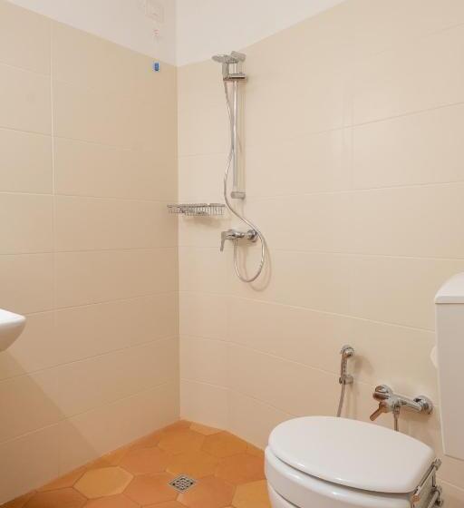 חדר סטנדרט מותאם לאדם עם מוגבלויות, Casa Flora