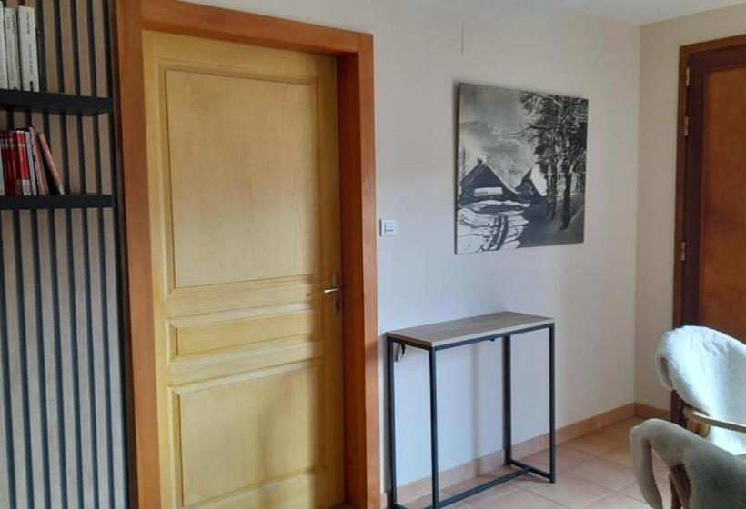 סטודיו משפחתי, L Amandaure