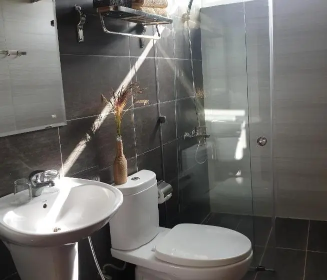 اتاق استاندارد با تخت بزرگ, Conson