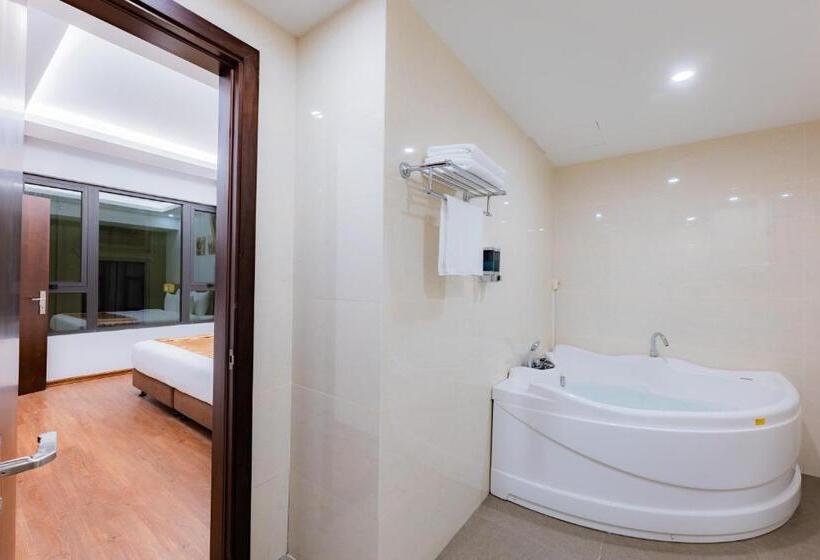 سوییت خانوادگی, Hạ Long New Century