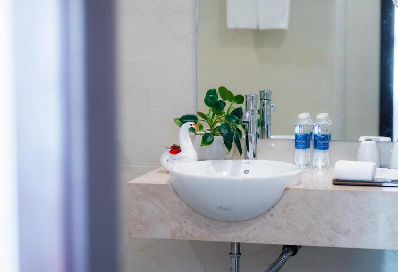 سوییت خانوادگی, Hạ Long New Century