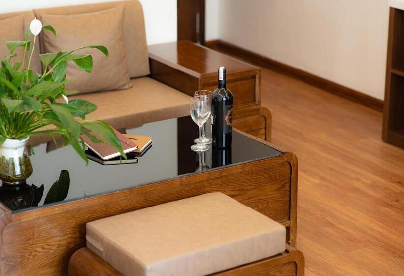 سوییت خانوادگی, Hạ Long New Century