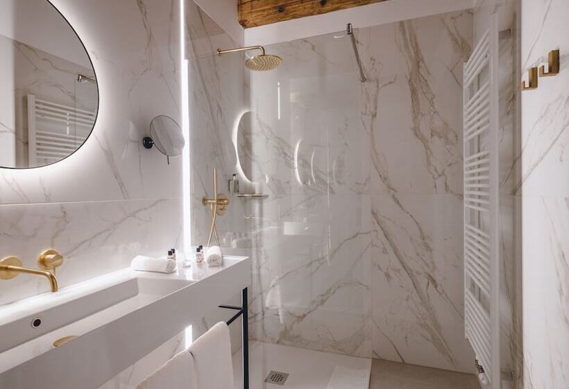 اتاق سوپریور, Heritage