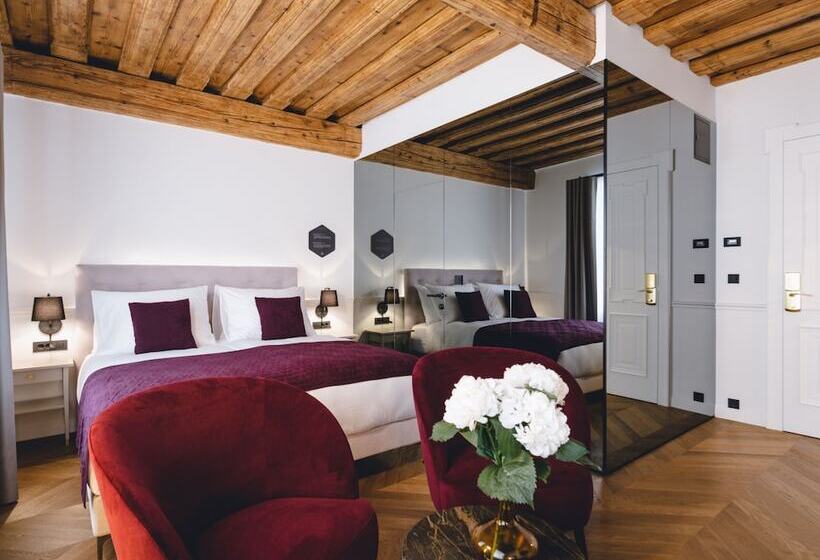 اتاق سوپریور, Heritage