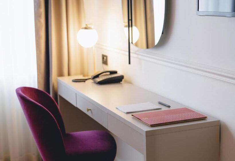 اتاق سوپریور, Heritage