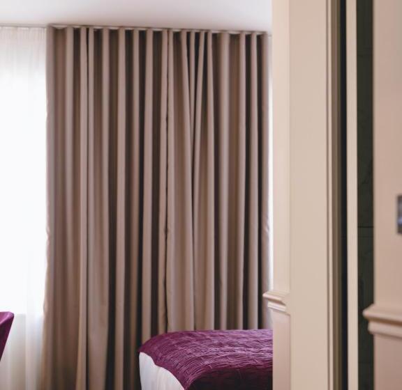 اتاق استاندارد با چشمانداز, Heritage