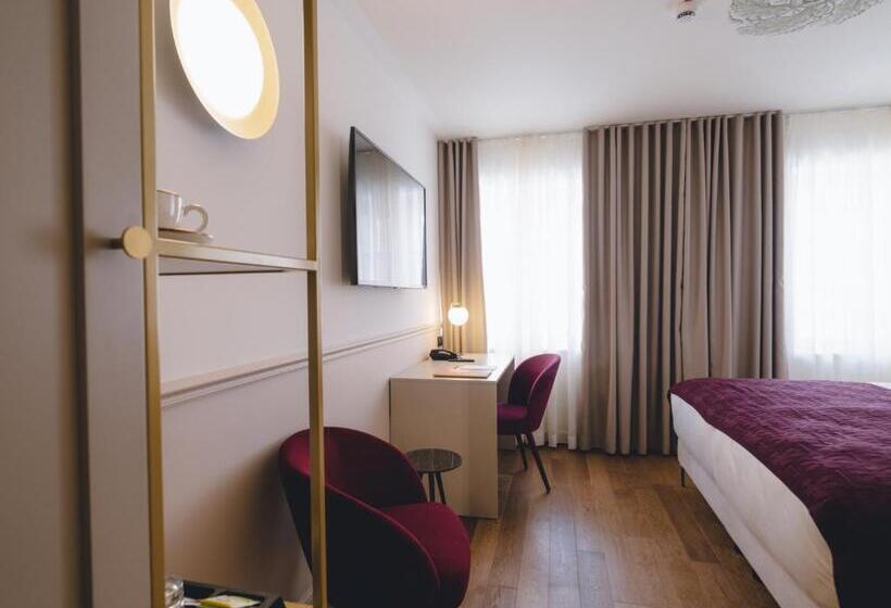 اتاق استاندارد با چشمانداز, Heritage