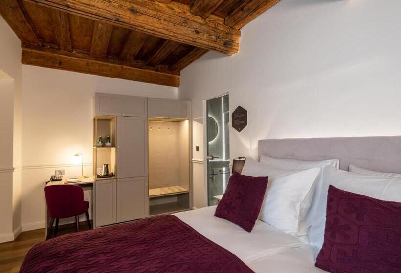 اتاق استاندارد با چشمانداز, Heritage