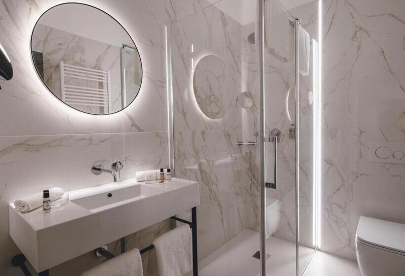 اتاق استاندارد با چشمانداز, Heritage