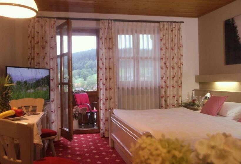 غرفة قياسية ثلاثية, Mariandl   Singender Wirt