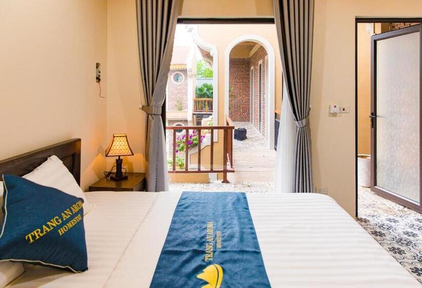 اتاق لوکس با بالکن, Trang An Aroma Homestay