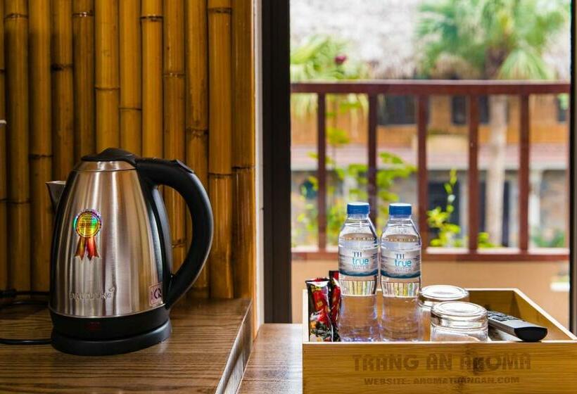 اتاق لوکس با بالکن, Trang An Aroma Homestay