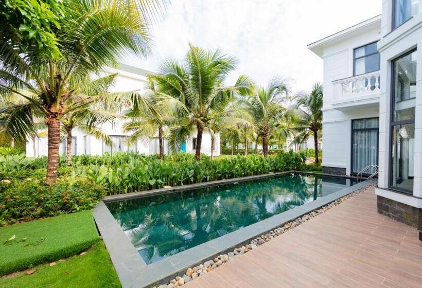 ویلای 4 خوابه, Le Palmier Ho Tram Resort