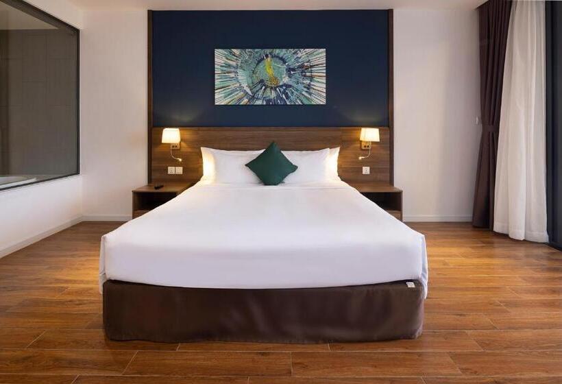 اتاق لوکس با چشمانداز دریا, Le Palmier Ho Tram Resort